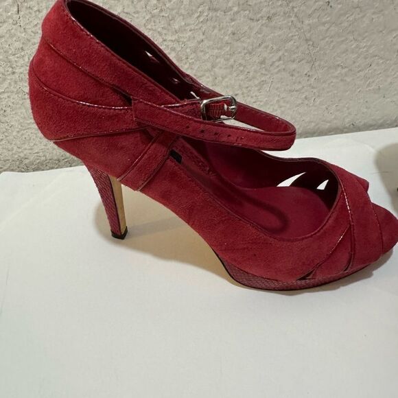 White House Black Market leather (suede) peep toe 3.75 inch heel pumps 8 M - Picture 4 of 12